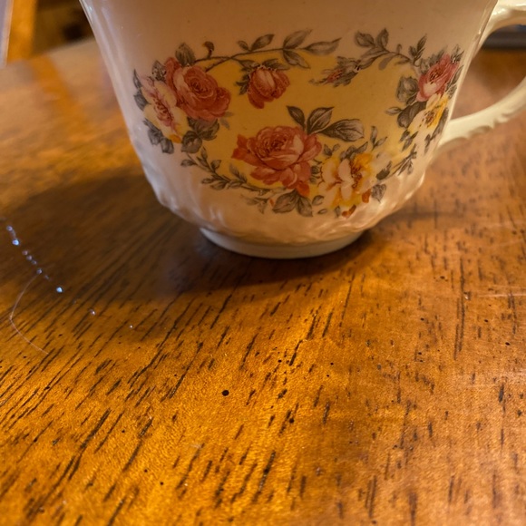 Taylor Smith cup and saucer. Vintage floral pattern - Picture 5 of 9